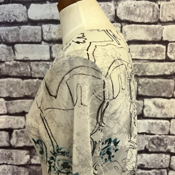 Chico's Ivory, Black & Blue V-Neck 3/4 Sleeve Blouse Size Medium - Picture 4 of 8